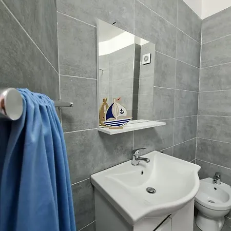 Noah_sunny_apartment *